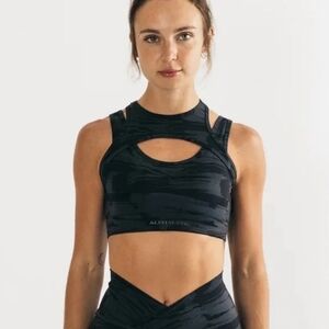 Alphalete Surface Keyhole Bra Green Canvas Camo